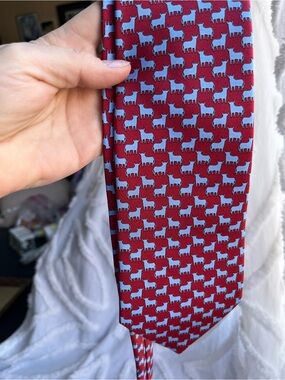 Toro by Lester Men's Red and Blue 100% Italian Silk Tie